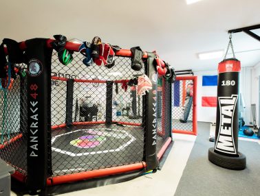 Salle de combat (MMA)