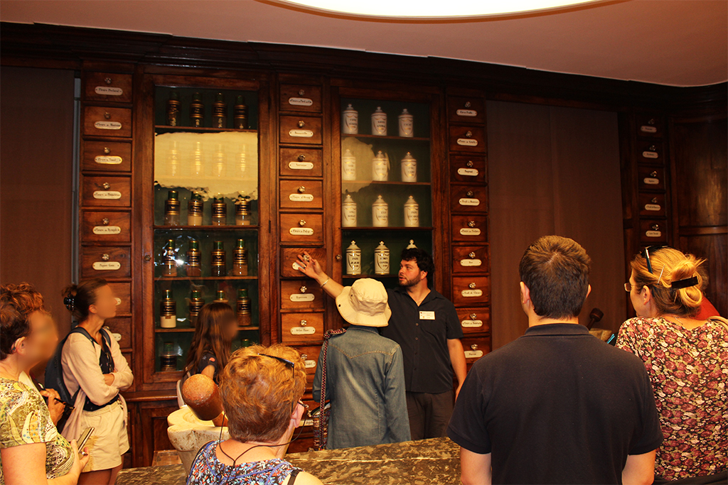 Image d'illustration de VISITE GUIDÉE : PHARMACIE DE L’ANCIEN HÔPITAL